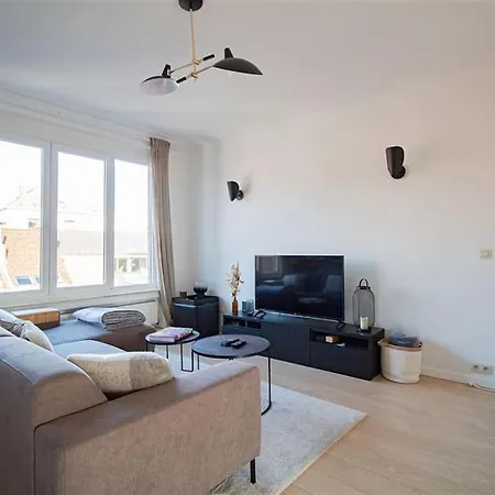 Apartament Plein Centre De Waterloo! 2 *